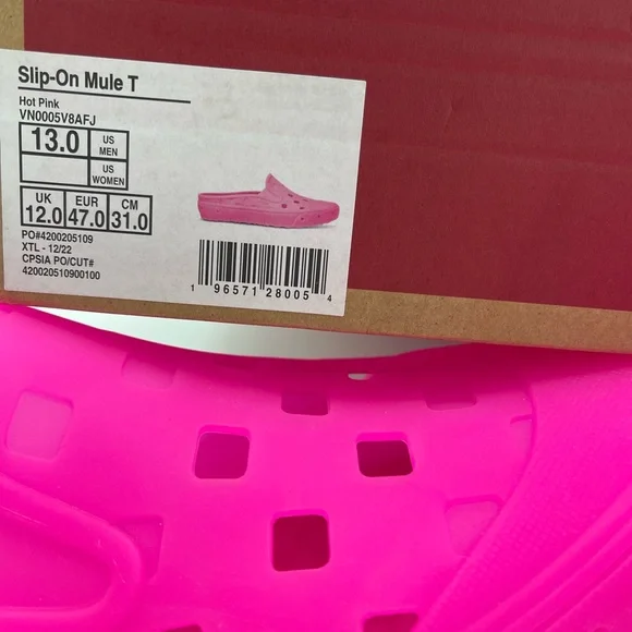 Vans Men’s Slip-On Mule Trk
Hot Pink
VN0005V8AFJ Vibrant Pink Slip-On Clogs - Picture 15 of 16